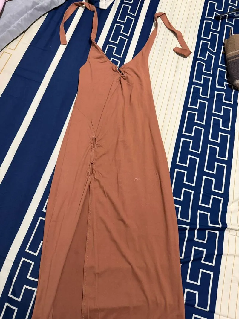 Sleeveless brown maxi dress with a high slit photo 1