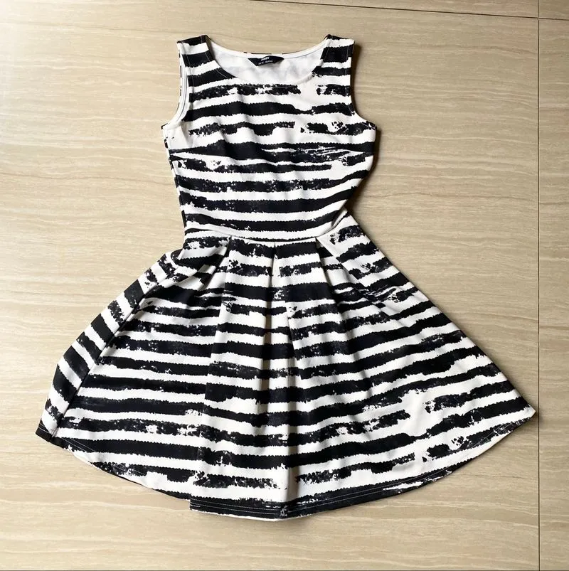 black & white dress size UK 14 - EUR 40  photo 1