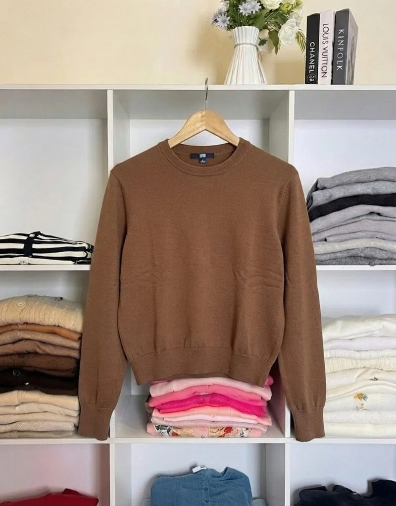 UNIQLO| Sweater Brown Merino Extra Fine Crewneck Long Sleeve photo 1