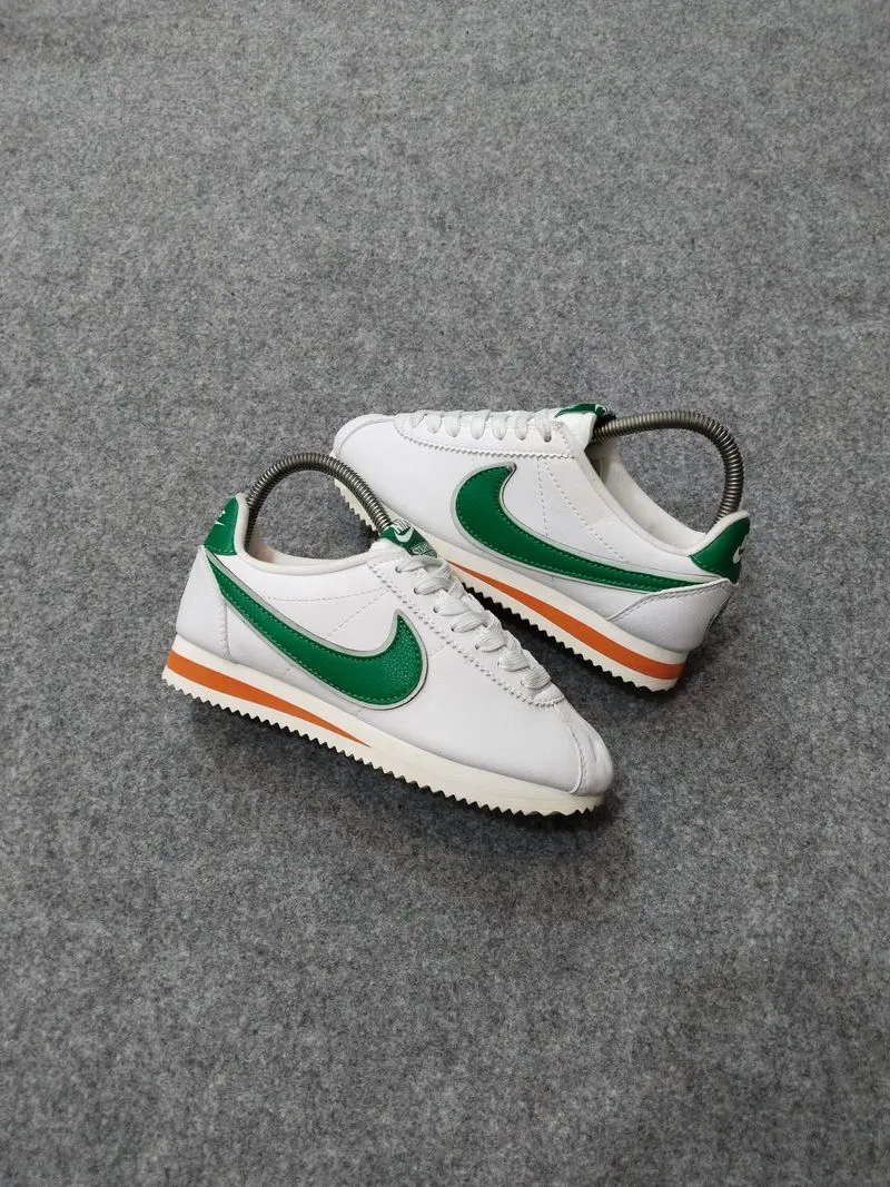 nike cortez photo 1