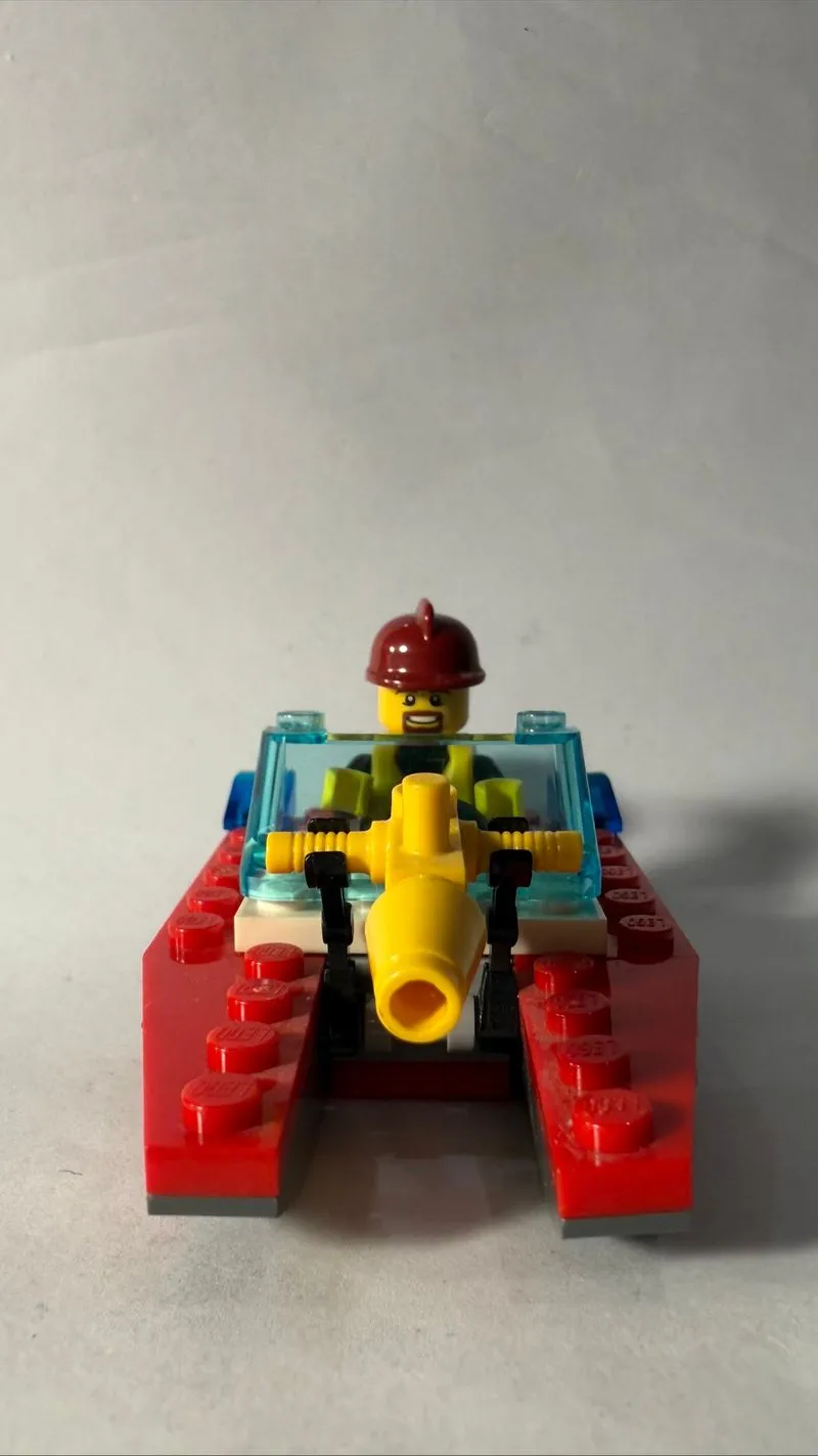 Lego City Fire Speedboat 30220 photo 1