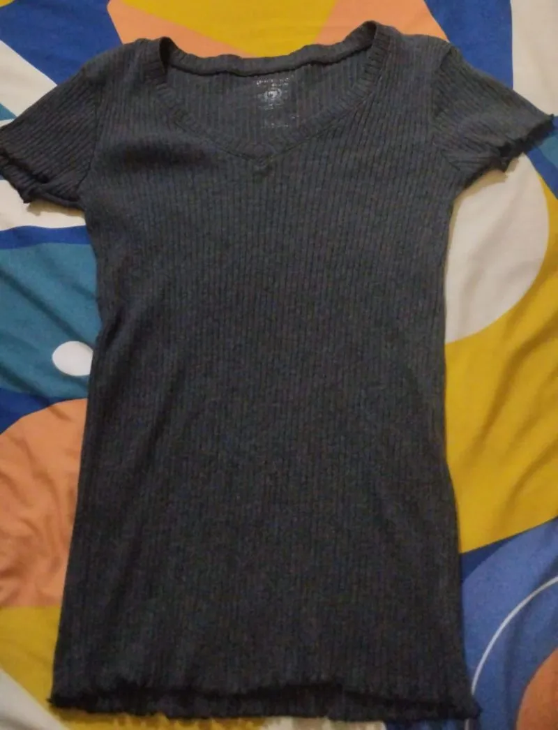 Fitted dark gray shirt photo 1