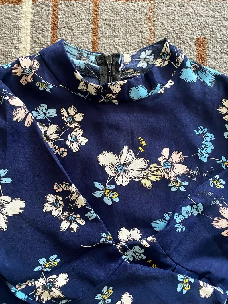 PRELOVED BLOUSE FLORAL NAVY photo 1