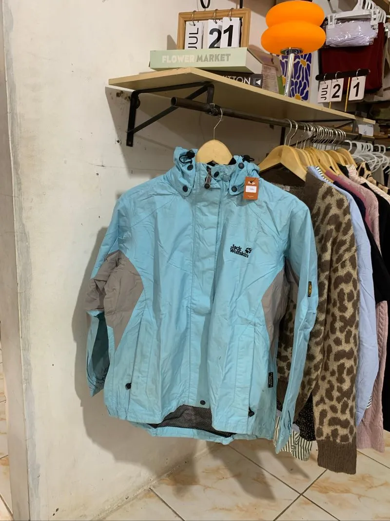 jaket jackwolfskin woman photo 1