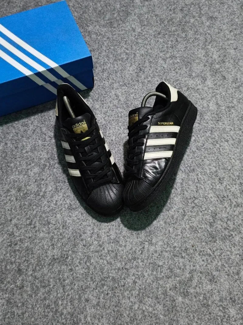 Adidas Superstar Foundation photo 1