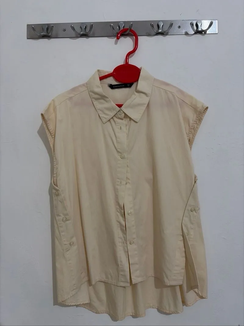 The Executive - Cream Shirt Sleeveless sz S photo 1