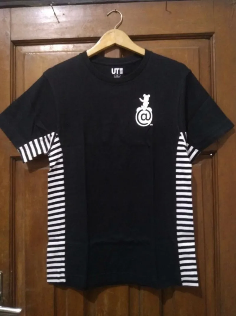 Uniqlo x MediToycom t shirt kaos photo 1