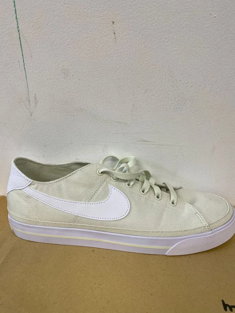 Nike Casual Sneakers Pria white cream Preloved