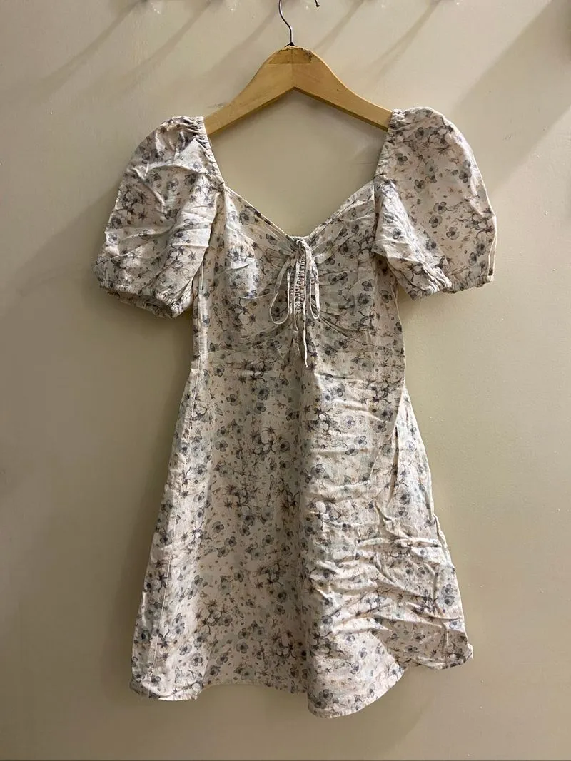 H&M Beige Floral Puff Sleeve Mini Dress photo 1