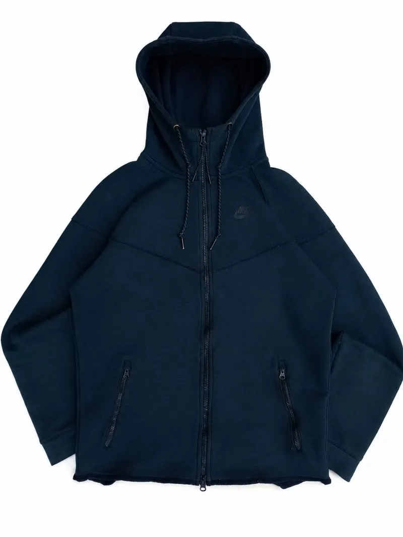 NIKE TECH photo 1