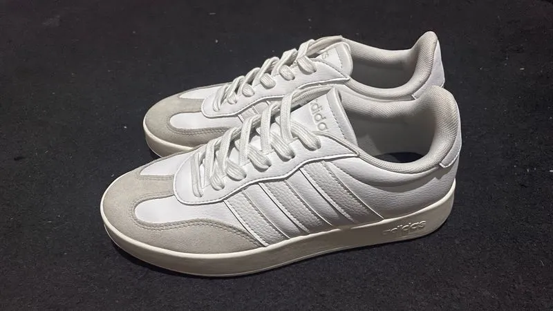 Adidas BARRENDA photo 1