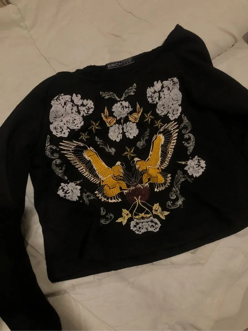 crop black longsleeve  photo 1