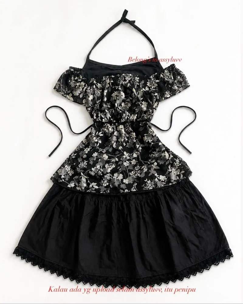 Japanese Dark Floral Set | Off Shoulder Halter M photo 1