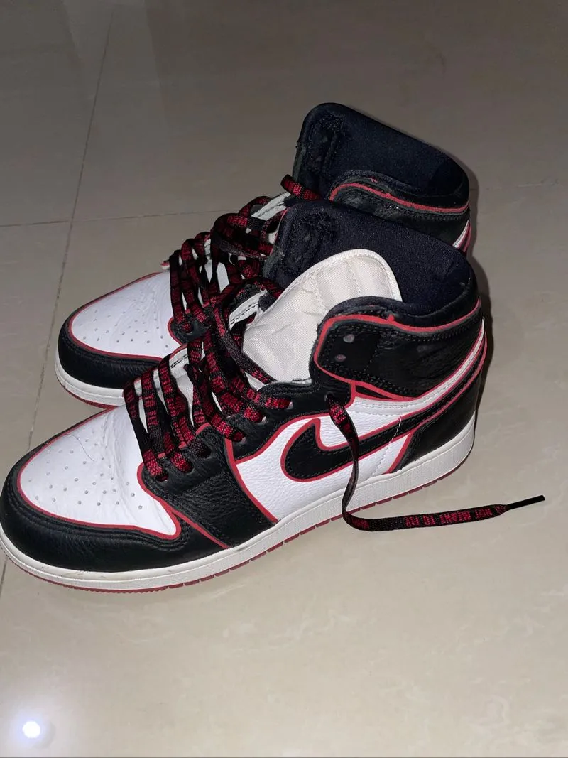 Nike Air Jordan 1 retro high   photo 1