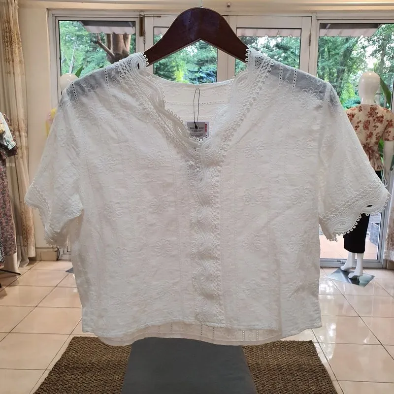 Blouse Putih Bordir photo 1