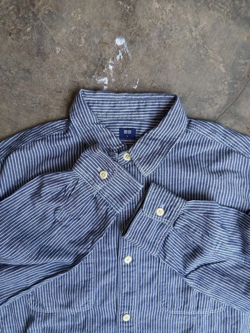UNIQLO WORK HICKORY LONG SLEEVE SHIRE T-SHIRT  photo 1
