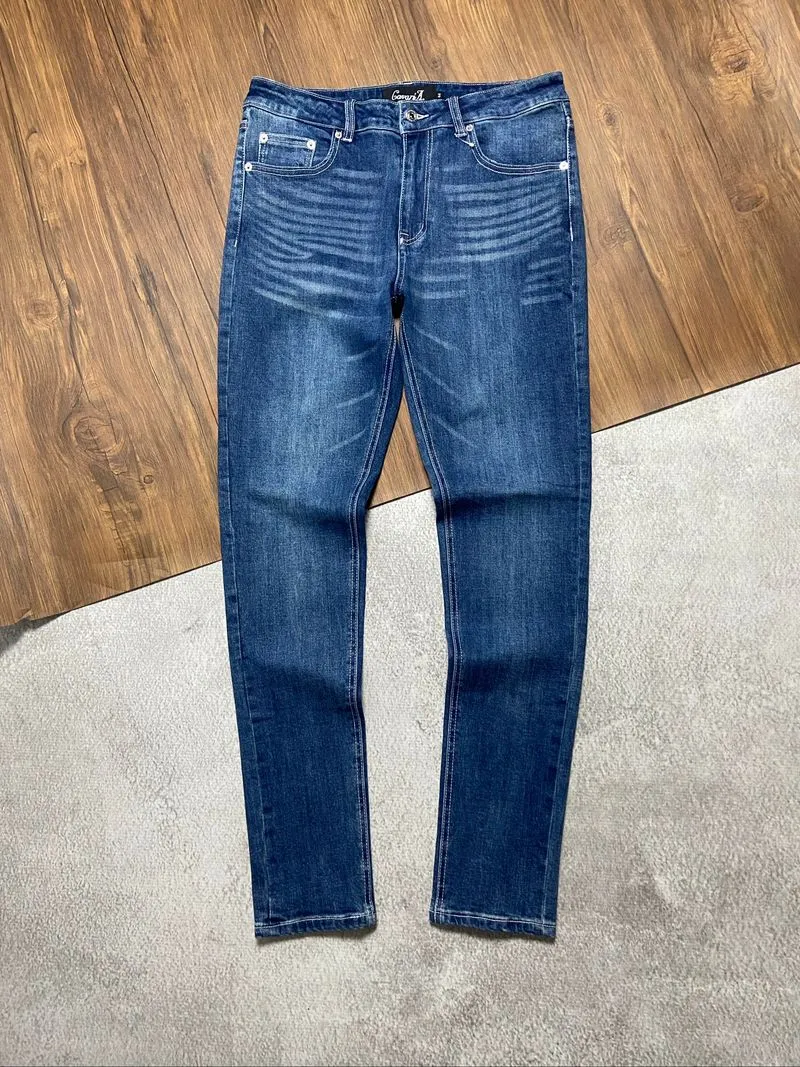 CAVARI JEANS photo 1