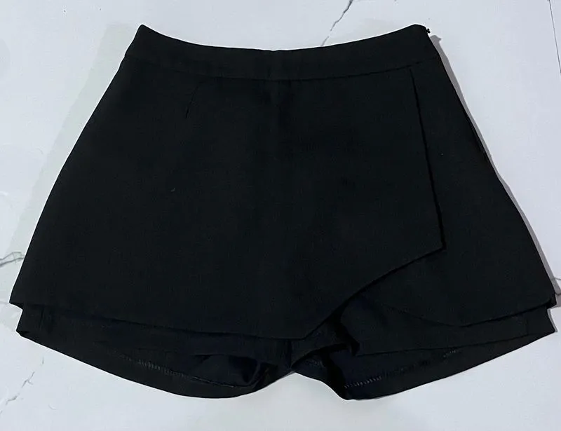 hot pants  photo 1