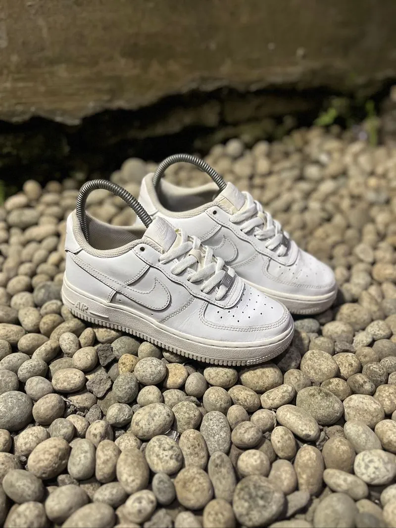 Sepatu anak nike air force 1 for kids size 35,5 photo 1