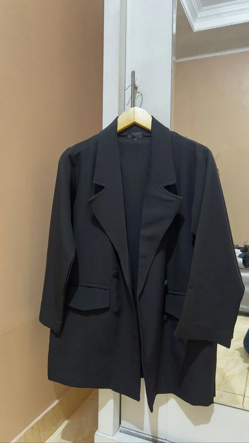 Blazer hitam lengan panjang  photo 1