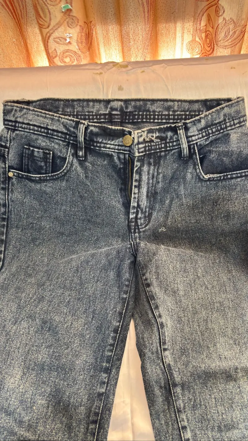 Boyfriend jeans hitam dusty photo 1