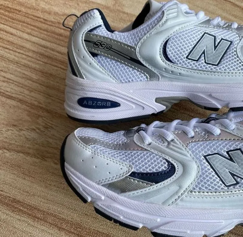 New Balance Casual Sneakers Pria white photo 1