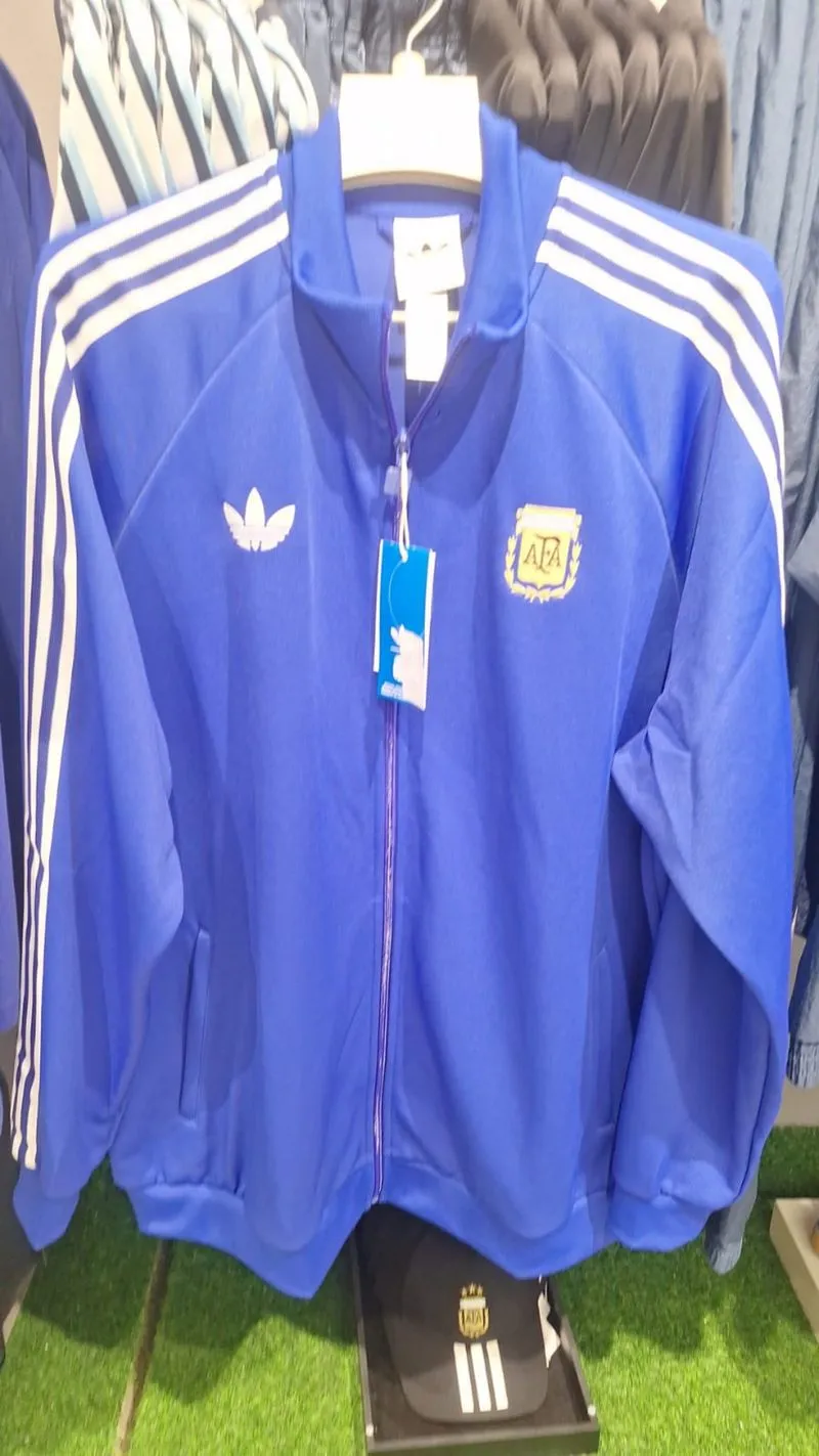 Adidas tracktop Argentina photo 1