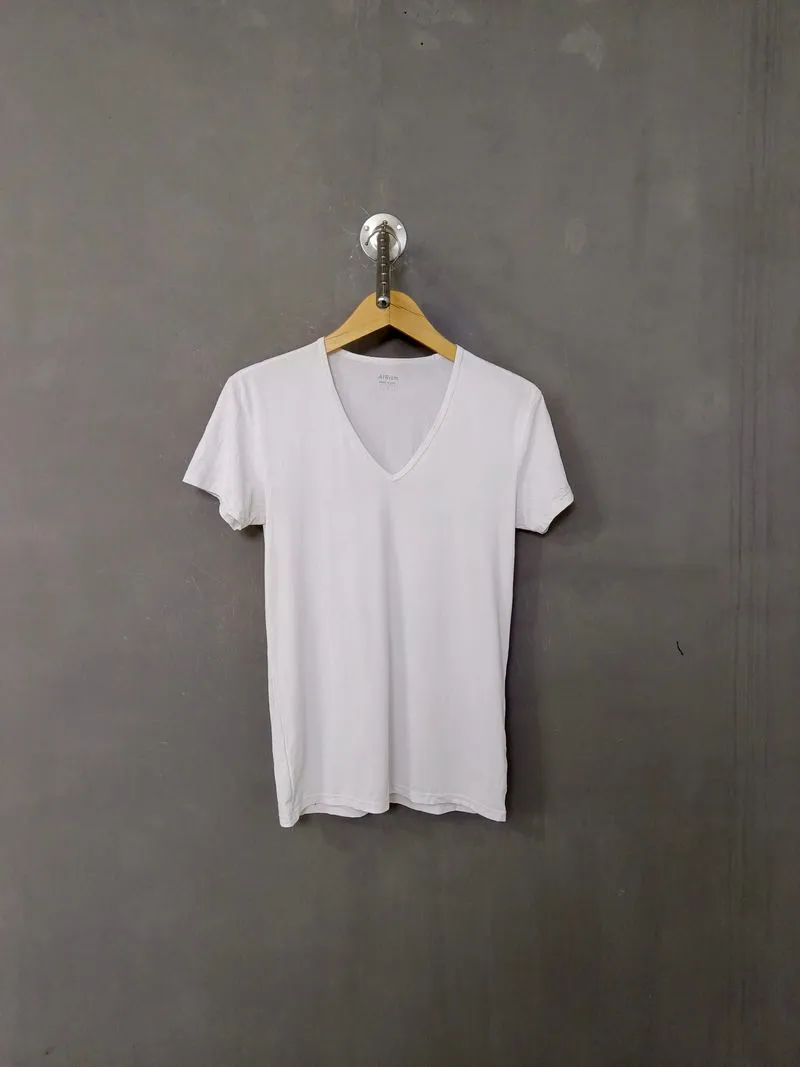 Uniqlo Airism Short Sleeve T-Shirt V Women photo 1