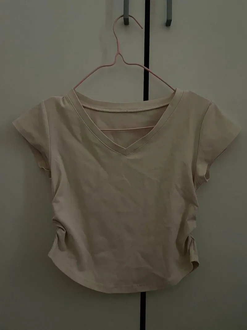 V neck crop tee shirt photo 1