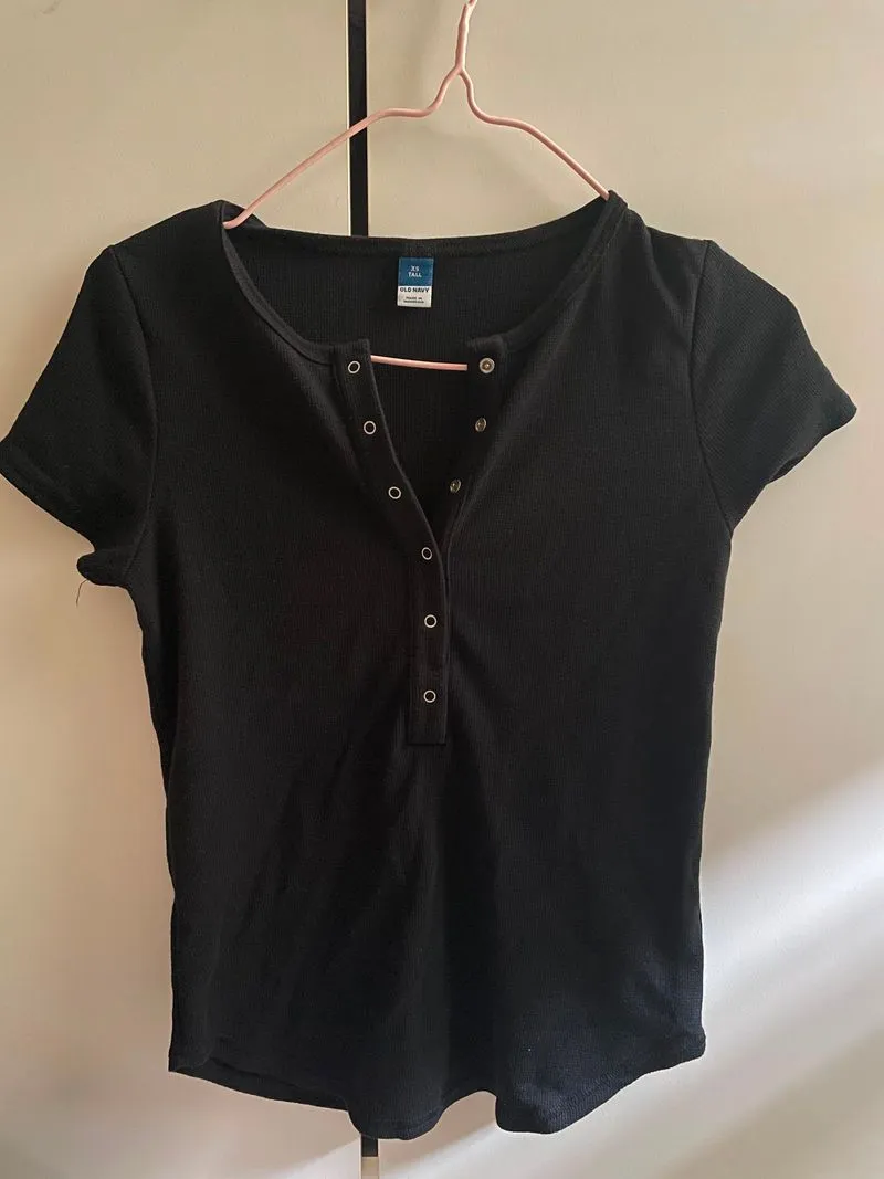 Henley tee shirt photo 1