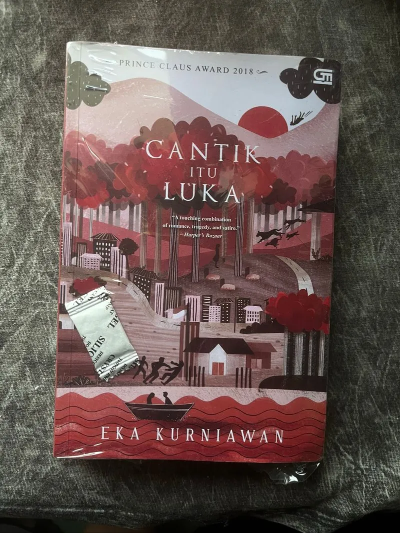 Cantik itu luka novel photo 1