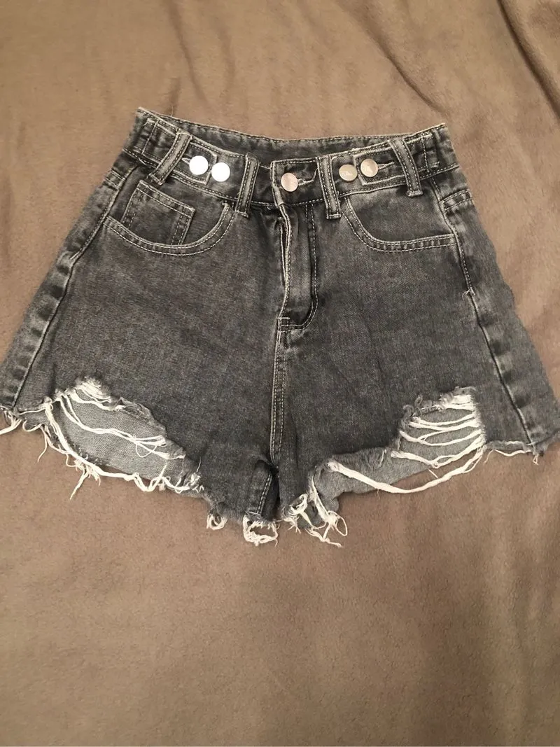 Short pants photo 1