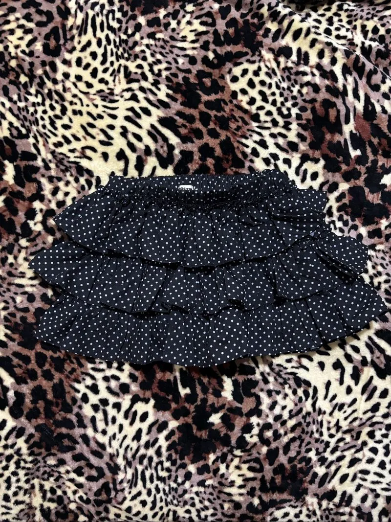 pretty basic polkadot black skort y2k photo 1