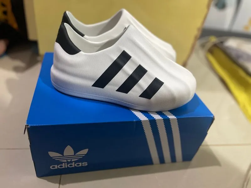 Adidas Streetwear Y2K Sneakers Pria white black photo 1