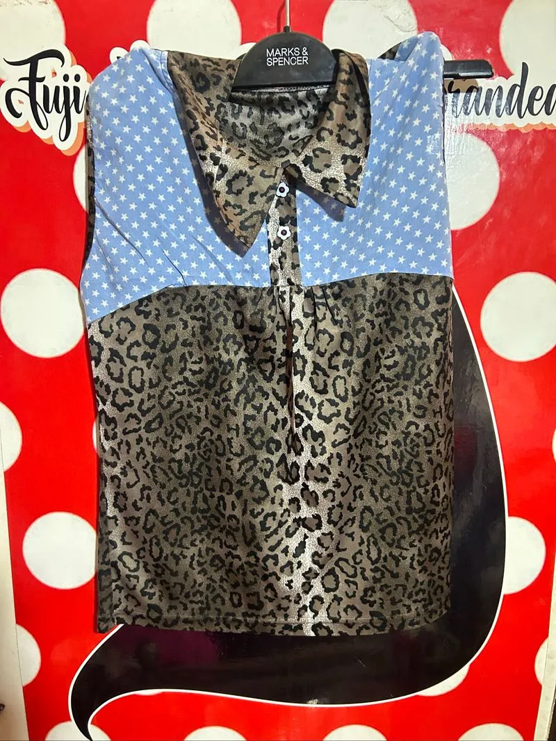 leopard lucu kancing bunga photo 1