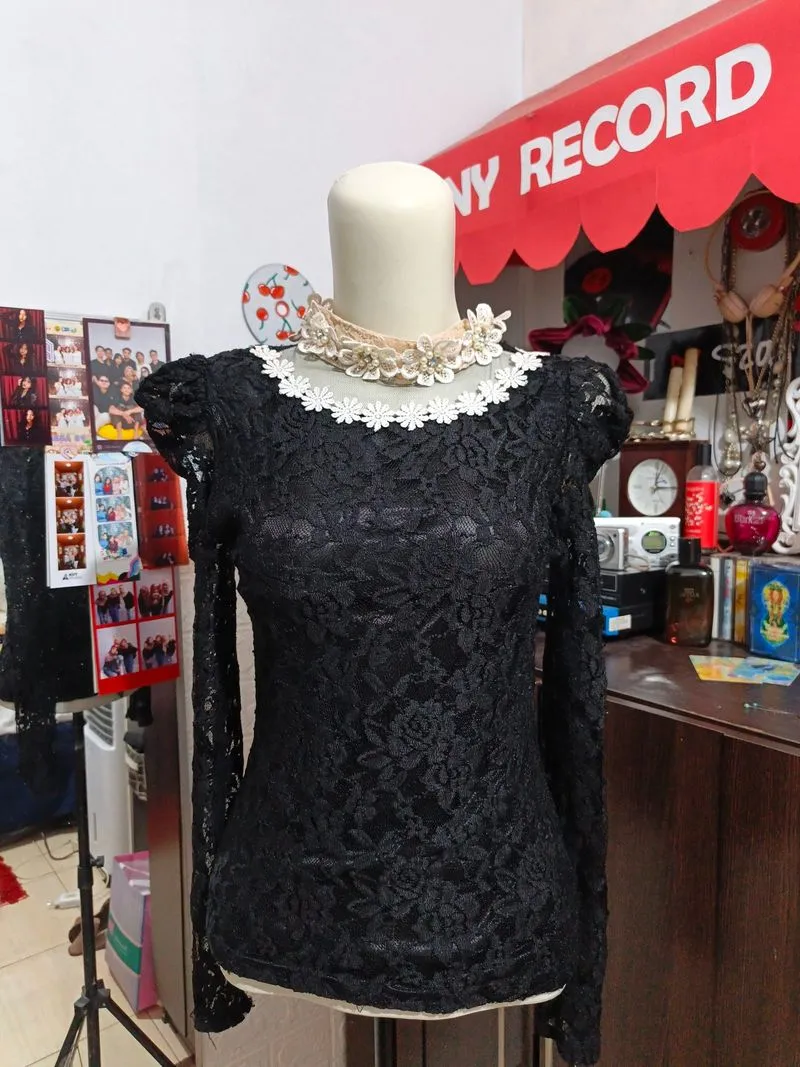 vintage embroidered lace long sleeves top photo 1