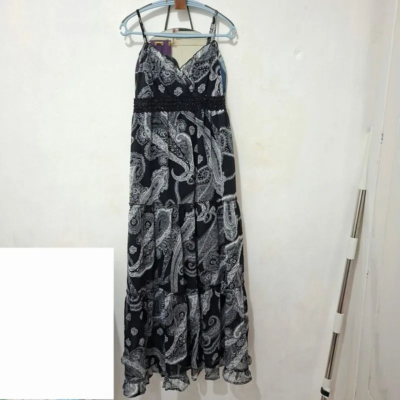 Alyn Paige black and white floral maxi dress size photo 1