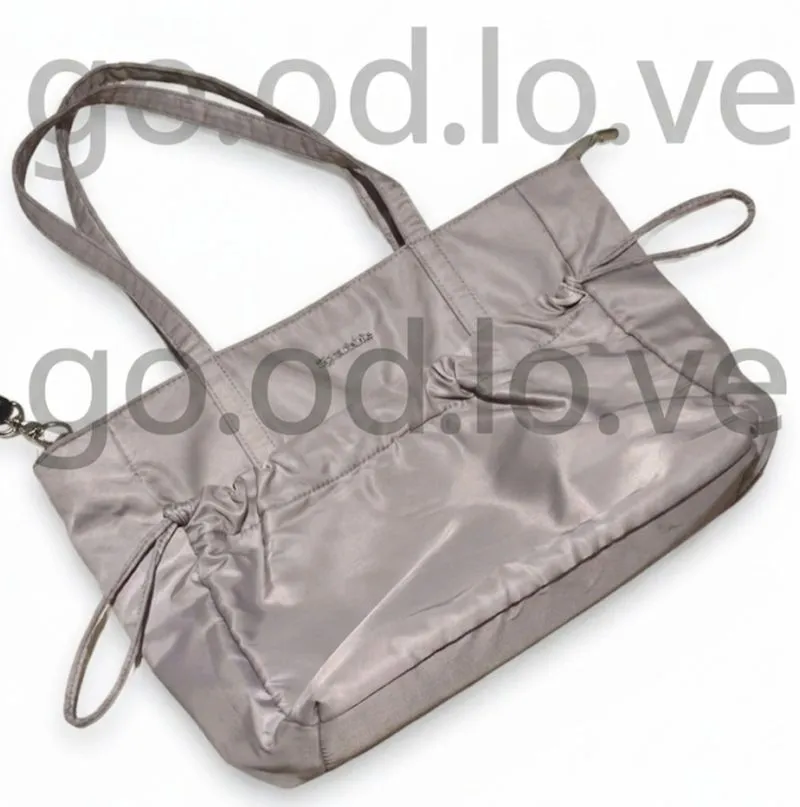 EGRADABLE Pulling Tote Bag photo 1