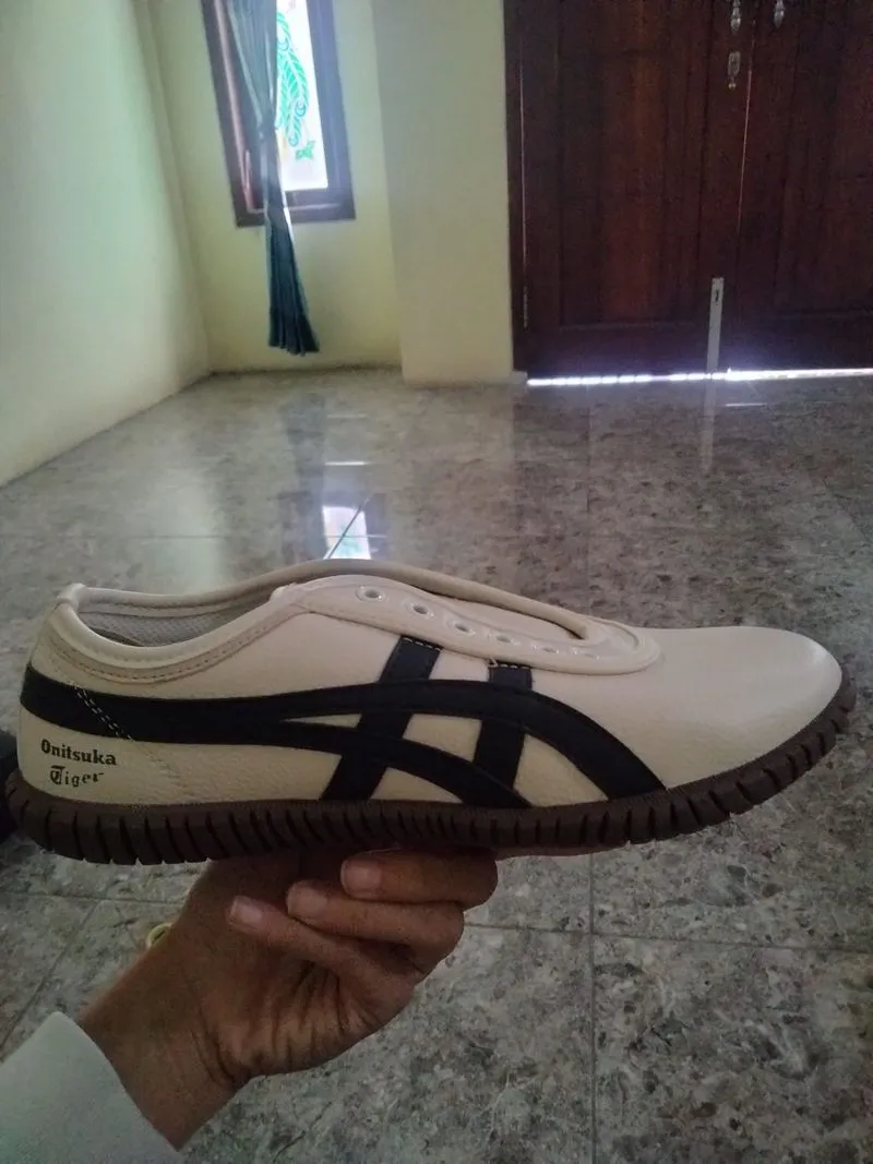 Onitsuka Tiger size 40 photo 1