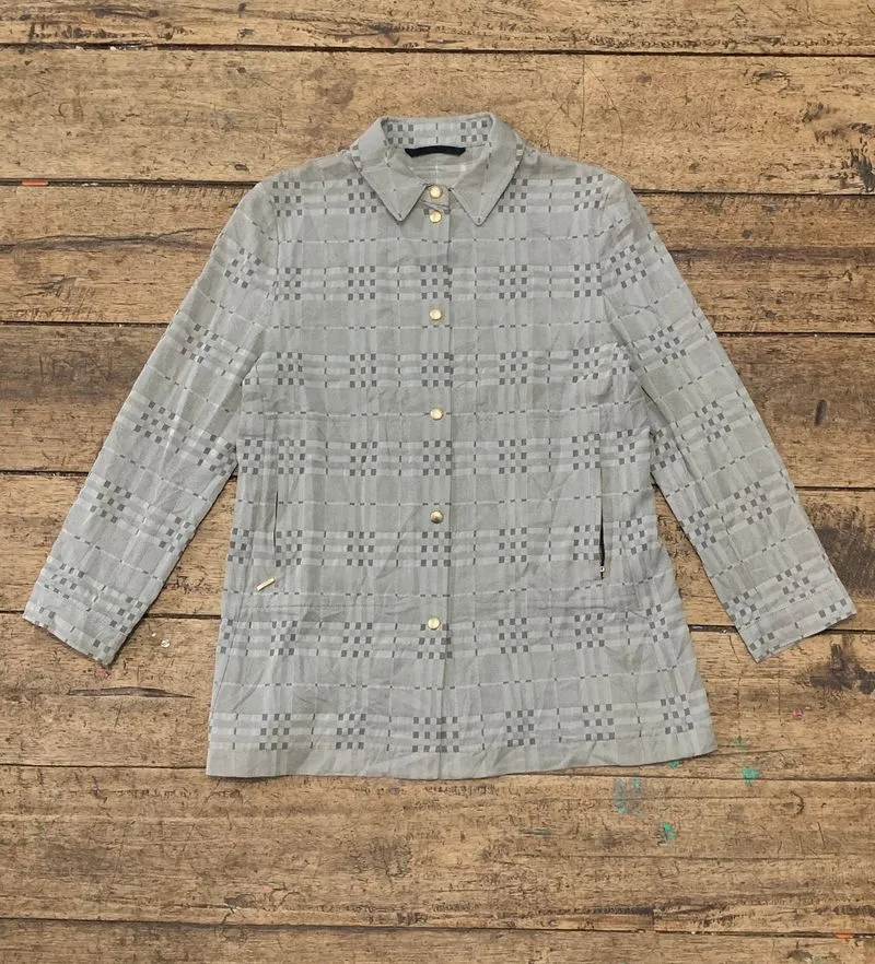 Burberry snap button jacket bukan nova check photo 1