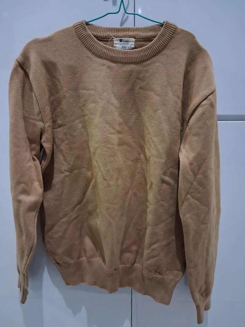 Brown sweater photo 1