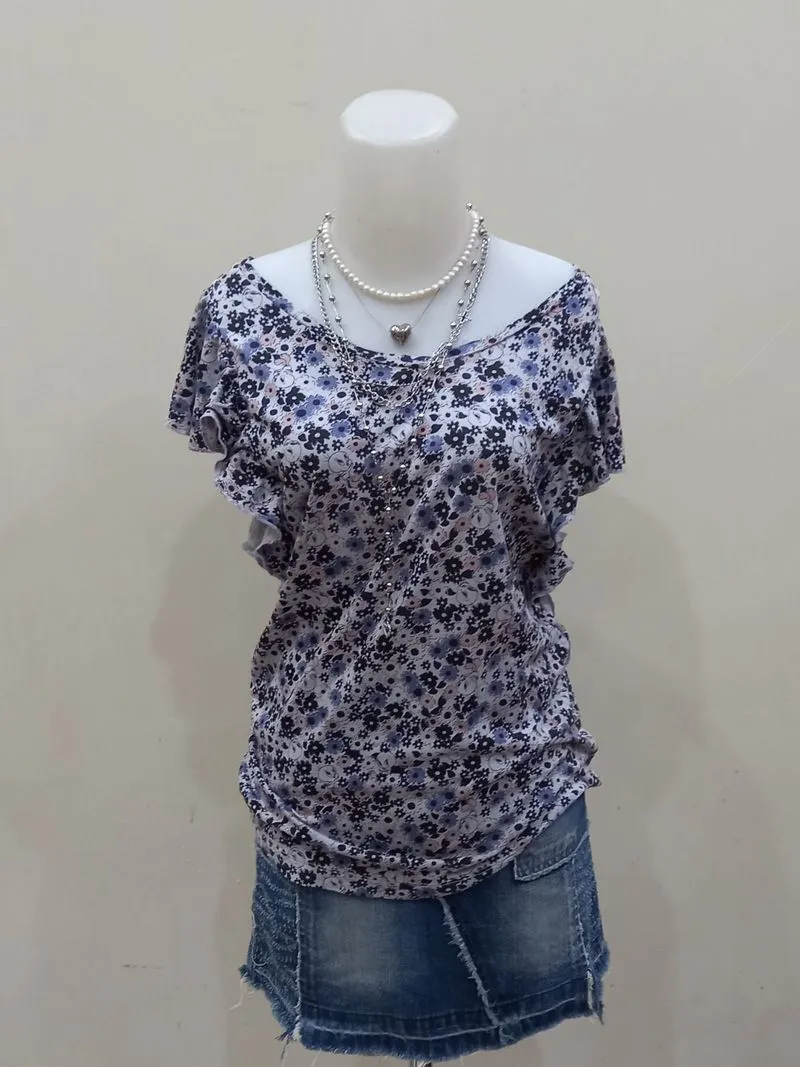 Uniqlo x Warner Bros Soft Girl Ruffle Sleeve Floral Top

 photo 1
