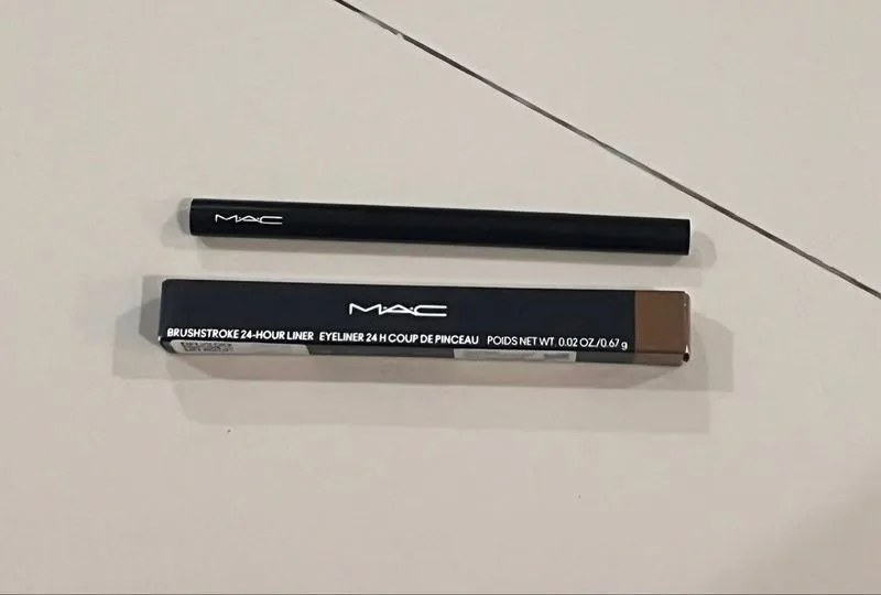Brushstroke eyeliner MAC original photo 1