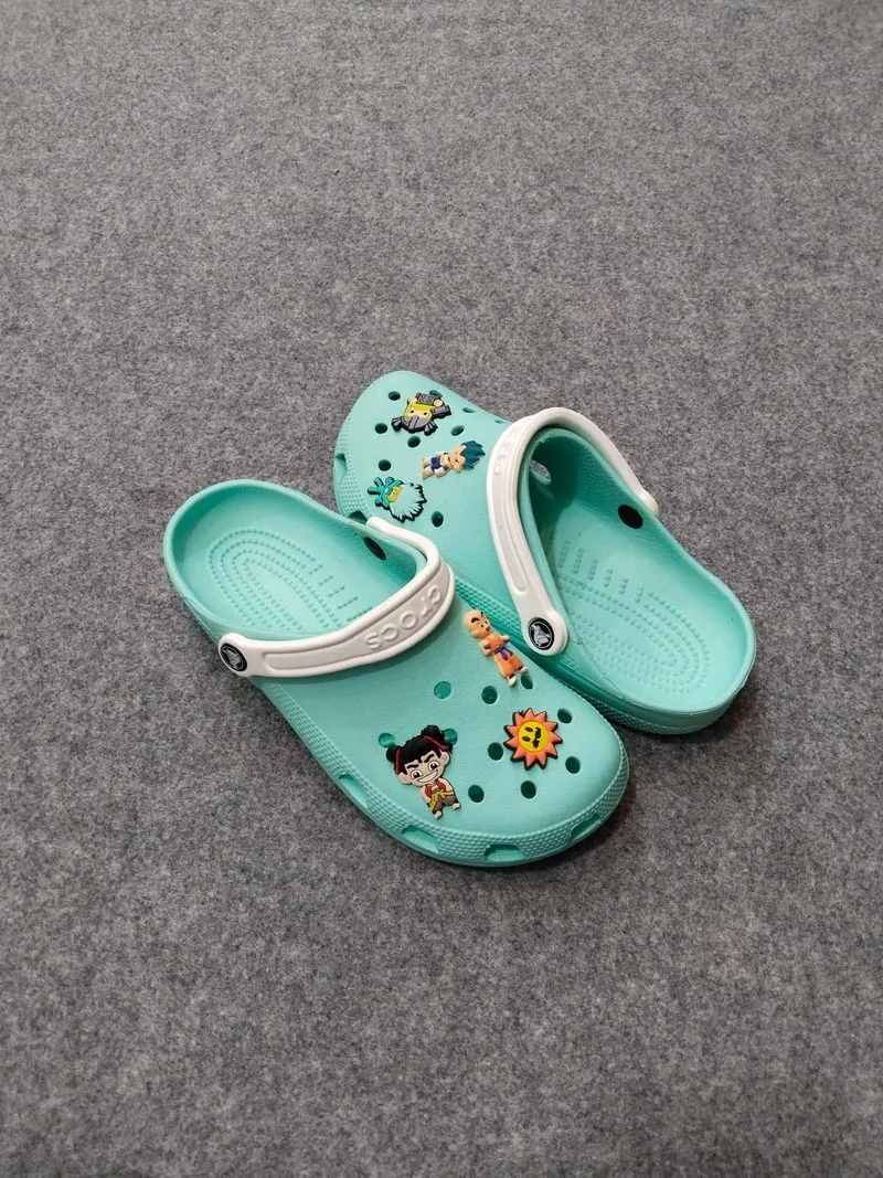 crocs photo 1
