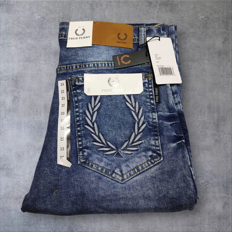 Celana Fred Perry like new full bordir  photo 1