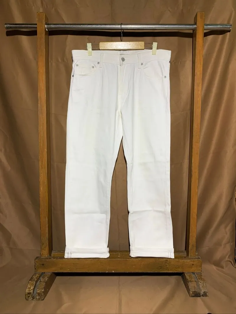 Uniqlo white selvedge jeans photo 1