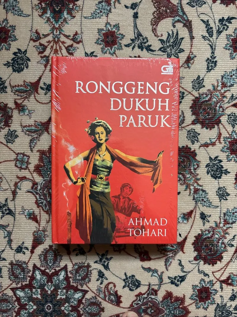 (NEW) Ahmad Tohari - Ronggeng Dukuh Paruk photo 1