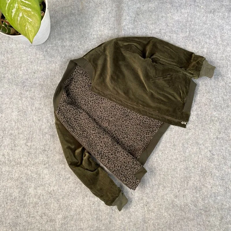 Bomber jacket casual velvet x leopard super cakep banget photo 1
