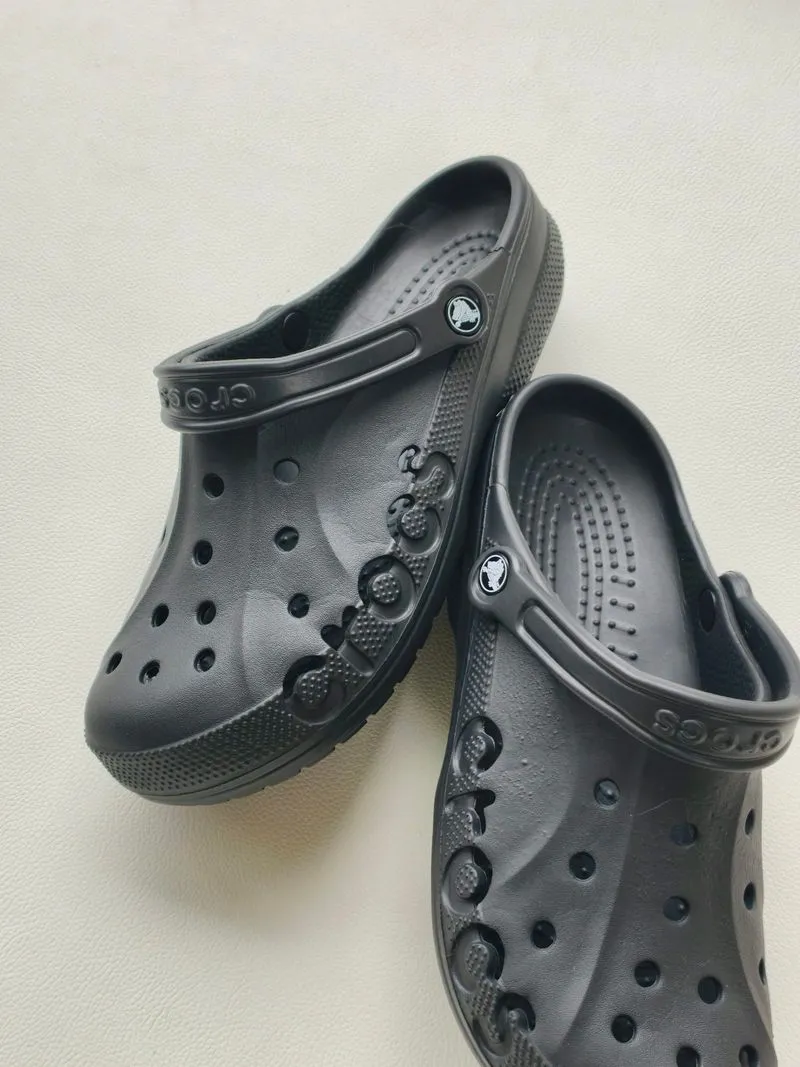Crocs photo 1