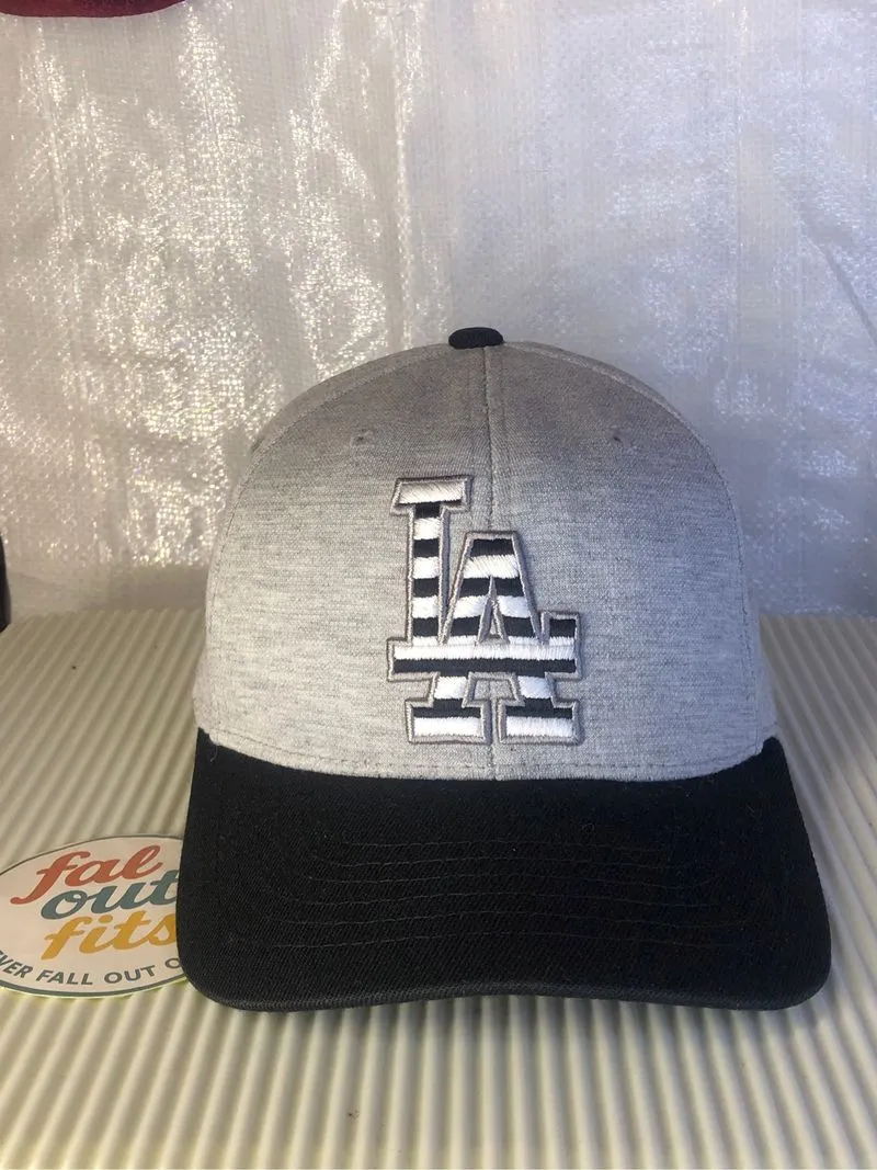 LA Dodgers MLB Two Toned Caps Flexfit Stripped Logo photo 1